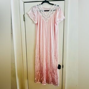 VTG Fairycore lace Ethereal Pink Silky Nylon 60s Lace Muumuu Nightgown M